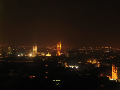 De torens by night