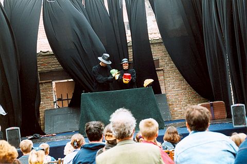 Puppetbuskers