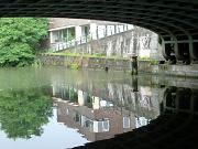Schuilen onder de brug