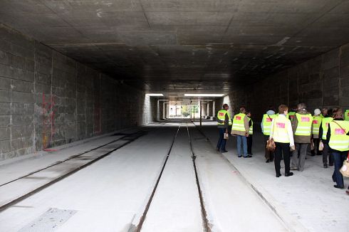 De voorlopige en nieuwe tramtunnel