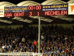 de eindstand na een leuke voetbalveld