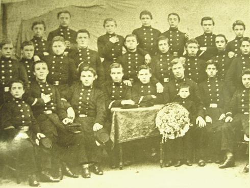 oudste foto van de kulders, met het uniform van na 1865