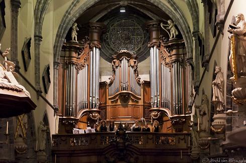 Mario Van Assche (orgel), Binti (zang), Jean-Philippe Poncin (tenora), Aurelien Lechere (fagot)