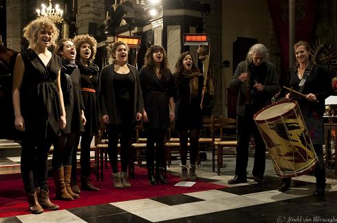 Binti (zes zingende zussen), Dick van der Harst (muzikale duizendpoot), Ineke Nijssen (stadstrommel)