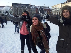 Sneeuwgevecht onder studenten