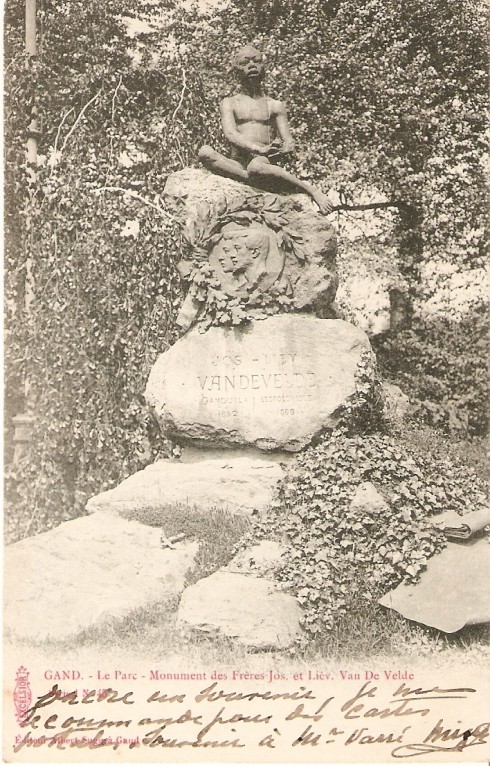 Serie 1 nr. 45 Het park. Het monument van de gebroeders Joseph en Lieven Van De Velde