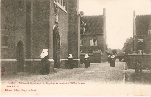 Serie 1 nr. 53 In het Groot Begijnhof IV. Begijnen gaan naar avonddienst