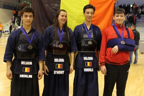 Belgisch jongerenteam en hun bronzen medaille