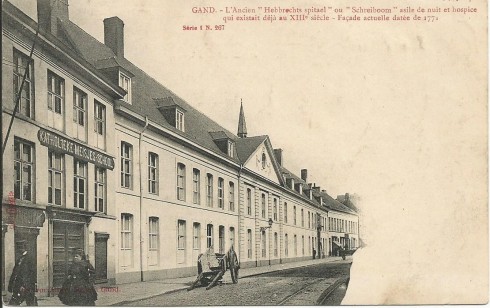 Serie 1 nr. 267 Oud “Hebbrechts spitael” of “Schreiboom” nachtasiel en hospice dat reeds bestond in de XIIIde eeuw - Huidige façade van 1771